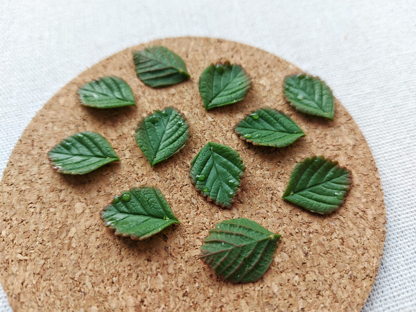 Strawberry leaves Beads Polymer clay. Green leaf beads. - Inspire