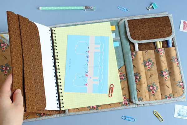 travel-organizer-notebook-cover-sewing-pattern-4.JPG