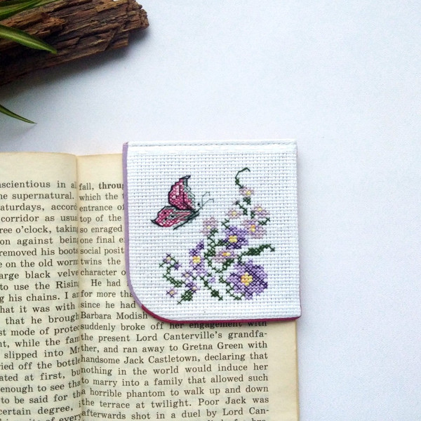 Bookmark-corner-butterfly-flowers-personalized-gift-4.jpg
