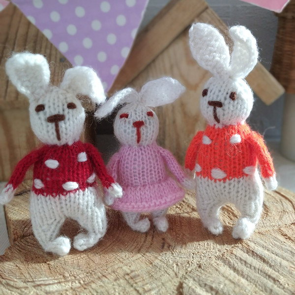 Bunny knitting pattern by Ola Oslopova