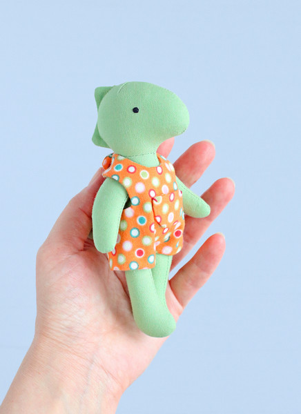 dinosaur-doll-sewing-pattern-6.jpg