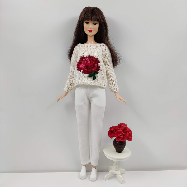 Sweater with rose for Barbie.jpg