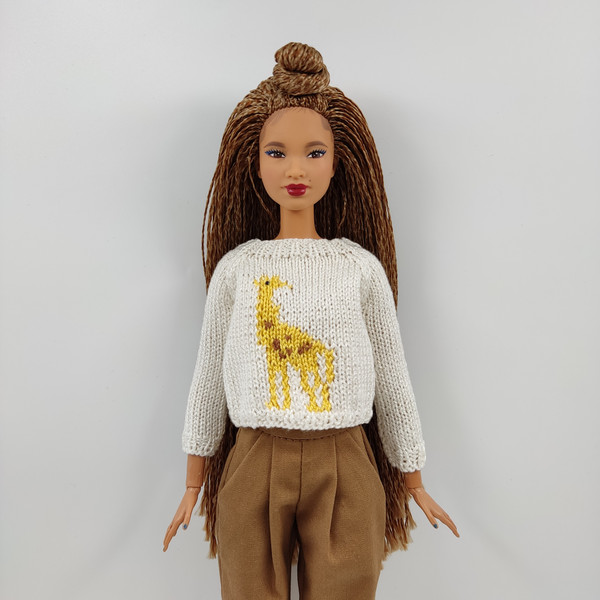 Giraffe sweater for Barbie.jpg