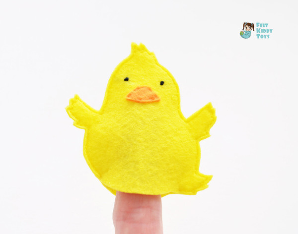 Duckling finger puppets