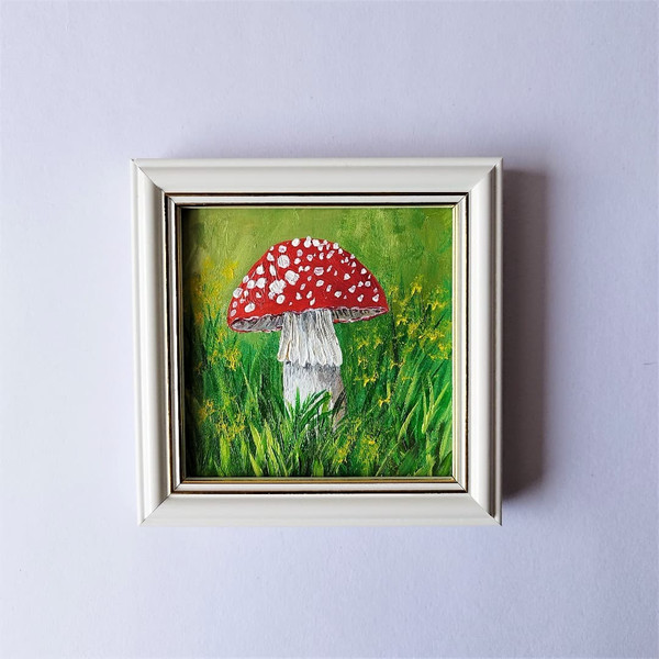 Handwritten-mushroom-toadstool-fly-agaric-mini-painting-by-acrylic-paints-5.jpg