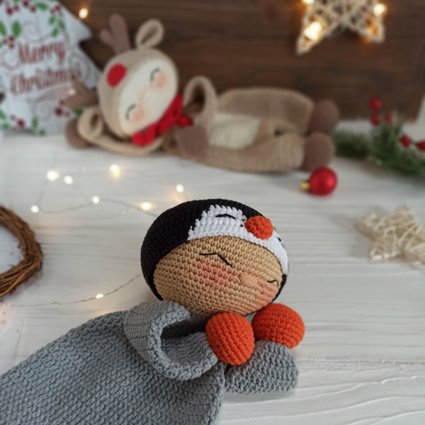 Crochet Christmas Cozy Pattern & Printable — Raising Cubs in a Campground