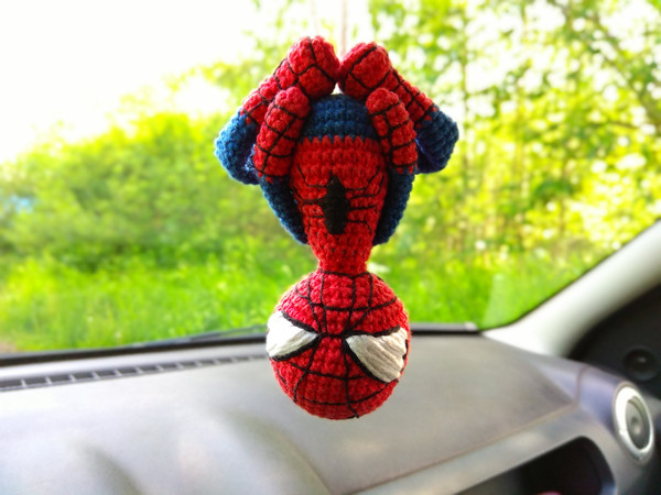 Spider-man Peluche Jouets Accessoires auto mignons Décoration de voiture