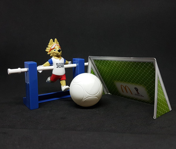 7 McDonalds Happy Meal toy ZABIVAKA FOOTBALLER FIFA RUSSIA 2018.jpg