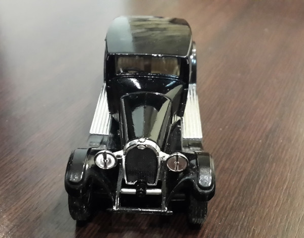 6 1983 Matchbox Bugatti 138 Scale Models Of Yesteryear 1928 Diecast Car Model.jpg