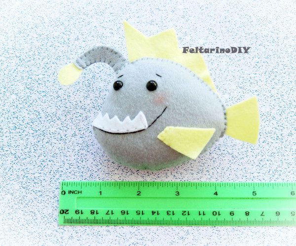 Blob Fish Felt Ornament Pattern and Tutorial