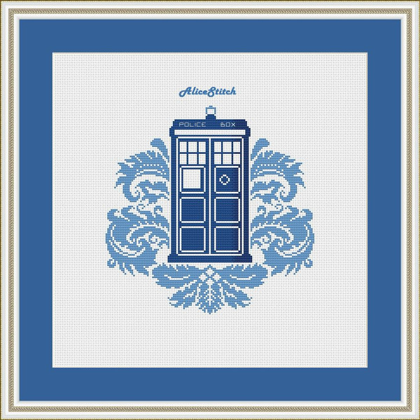 TARDIS_ornament_e2.jpg