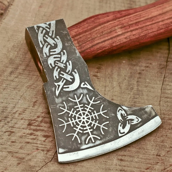 Unique and personalised viking axe