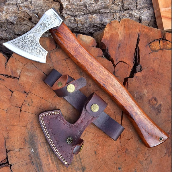 Axes, hatchets & tomahawks collection