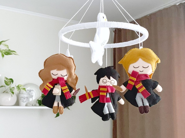 harry-potter-baby-mobile-nursery-decoration-1.jpg