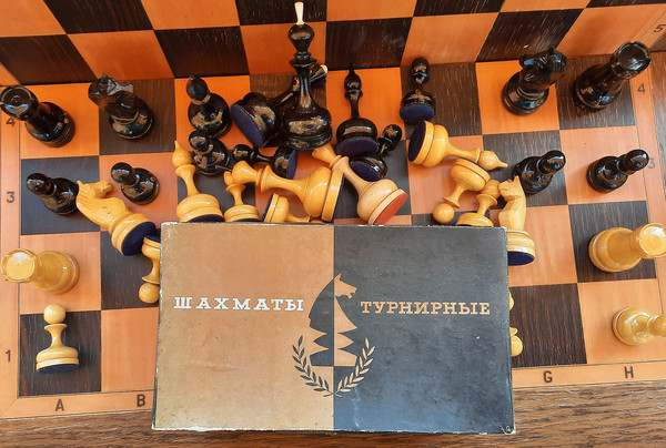 tournament_soviet_chessmen_set4.jpg