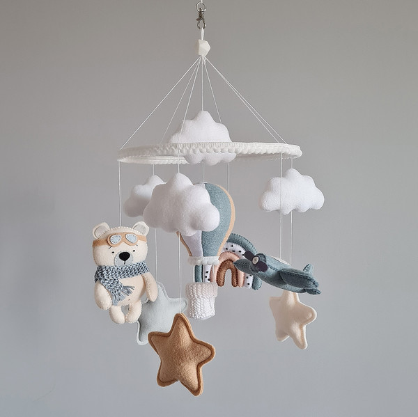 hanging-handmade-baby-mobile.jpeg