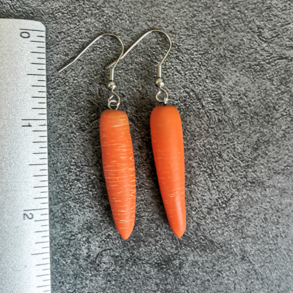 carrot earrings7.jpg