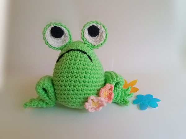 crochet_frog.jpg