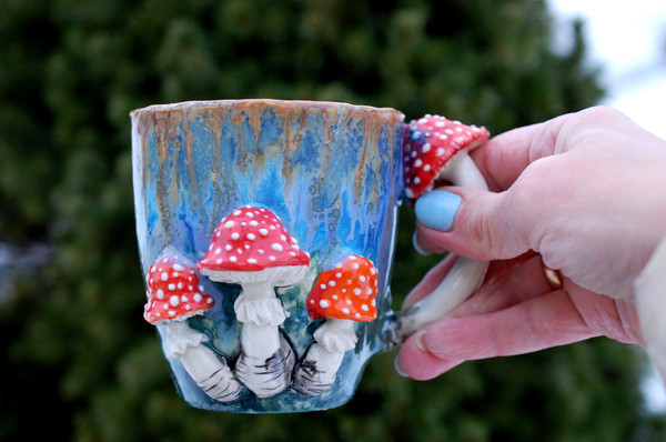 Frog & mushroom mug, handmade ceramic tea cup, toadstool fairy mug 250ml. -  Shop LekaCeramics Mugs - Pinkoi