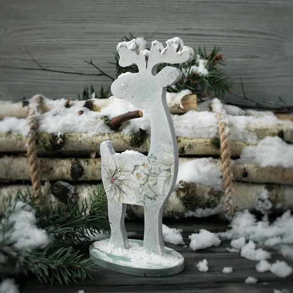 Wooden Christmas decor elk with snow decoupage_2.jpg