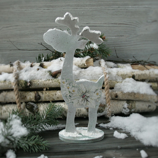 Wooden Christmas decor elk with snow decoupage_3.jpg