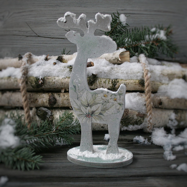 Wooden Christmas decor elk with snow decoupage_6.jpg
