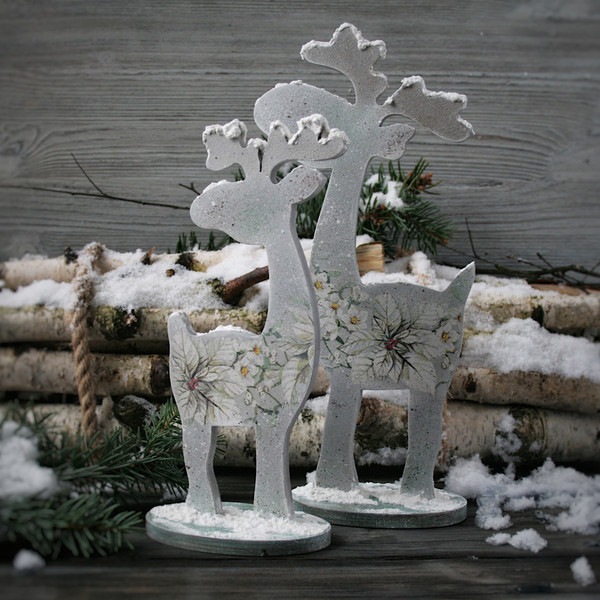 Wooden Christmas decor elk with snow decoupage_5.jpg