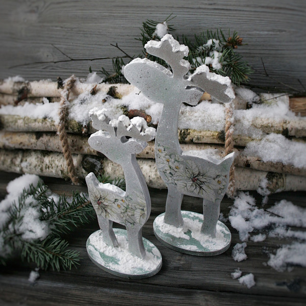 Wooden Christmas decor elk with snow decoupage_7.jpg