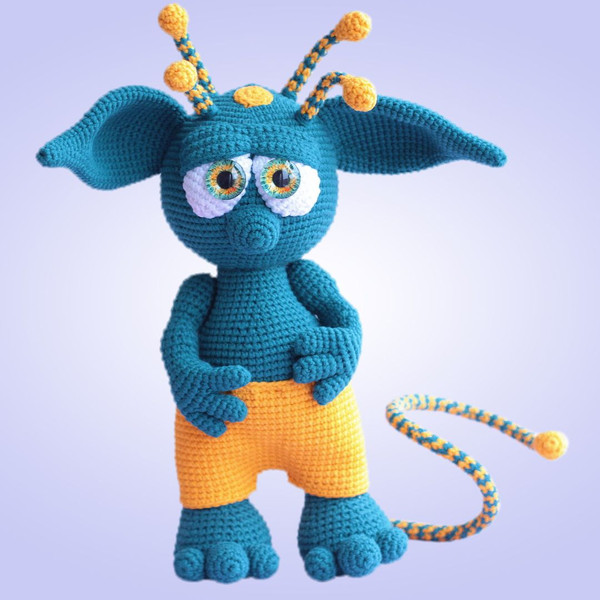 amigurumi-crochet-alien-stuffed-toy.jpg