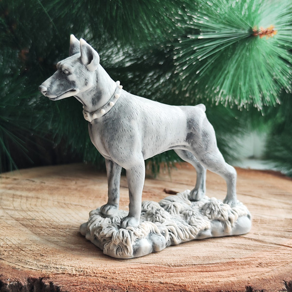 Figurine dobermann