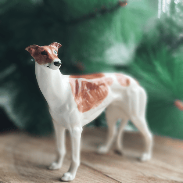 souvenir figurine greyhound