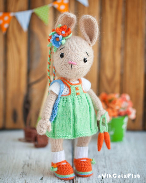 Knitted bunny pattern