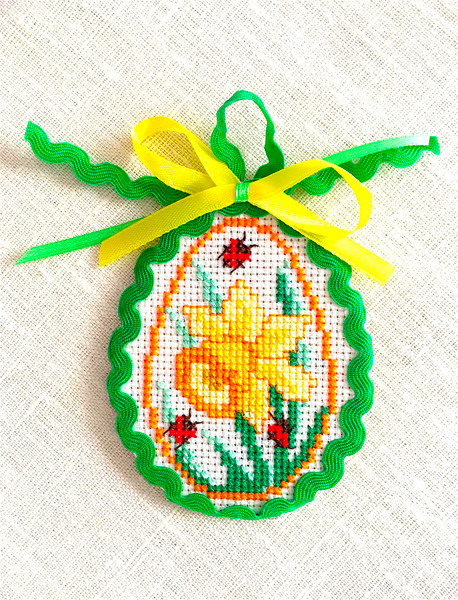 Daffodil Easter Egg finish green new 2.jpg