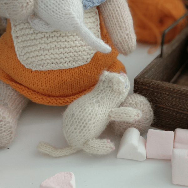 Grandma crochet pattern by Ola Oslopova.png