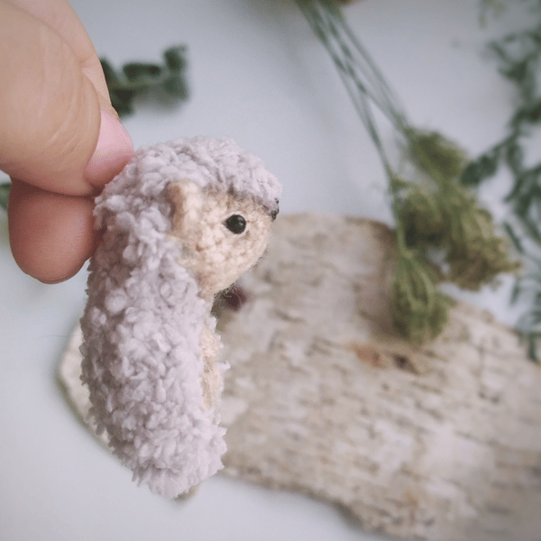 tiny hedgehog brooch crochet pattern3.jpg