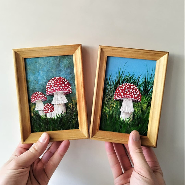 Toadstool-mushroom-painting-acrylic-small-wall-decor-set-of-two.jpg