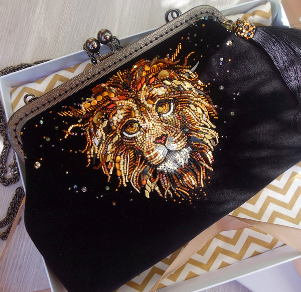 lion beaded bag.jpg