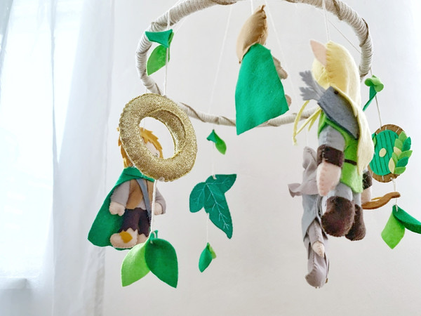 lord-of-the-rings-baby-boy-felt-mobile-nursery-decor-6.jpg