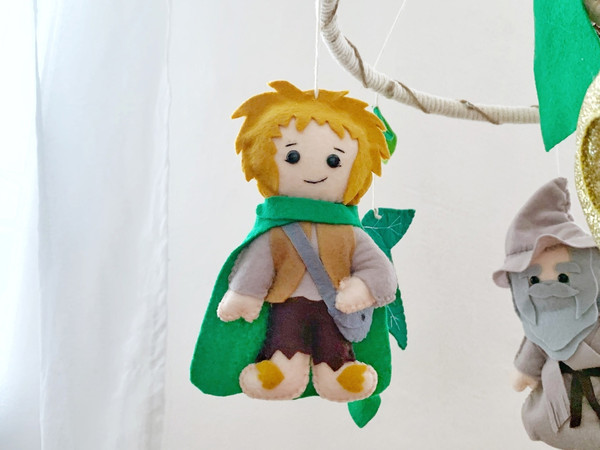 lord-of-the-rings-baby-boy-felt-mobile-nursery-decor-7.jpg