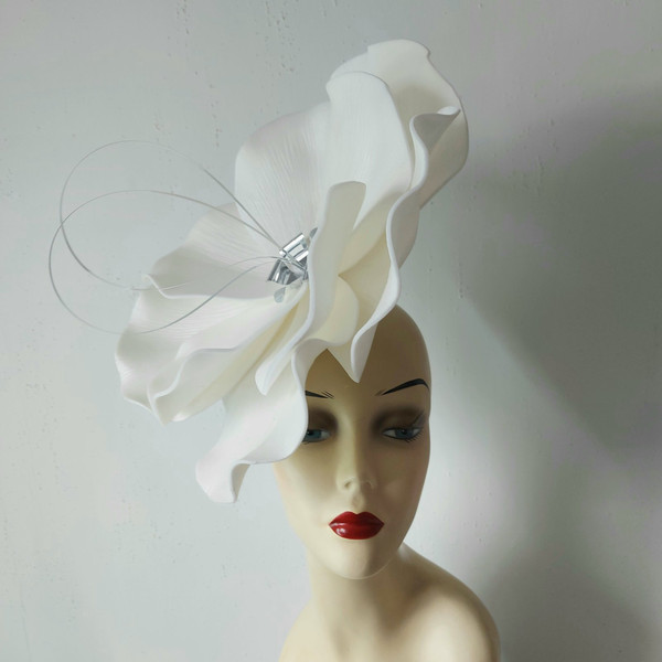 Wedding flower fascinator.jpg