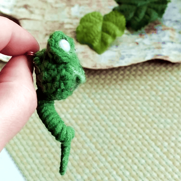 Tapdole brooch crochet pattern, cute crochet frog, amigurumi - Inspire  Uplift