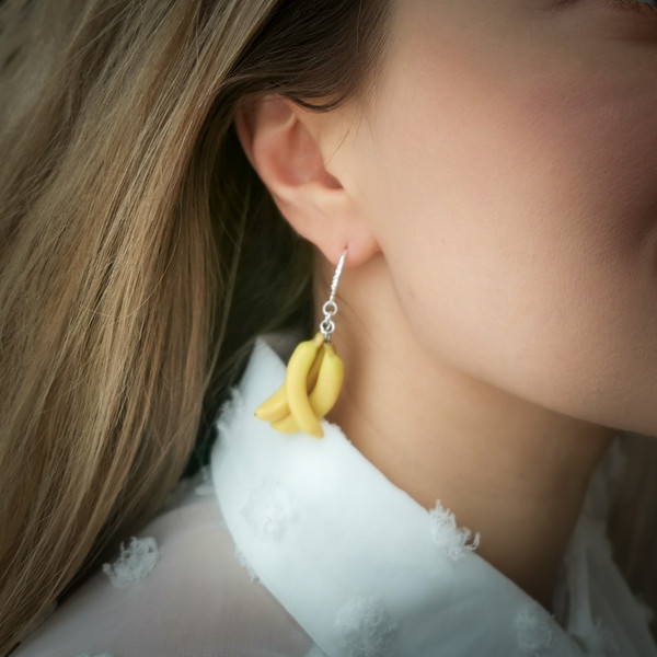 banana earrings.png