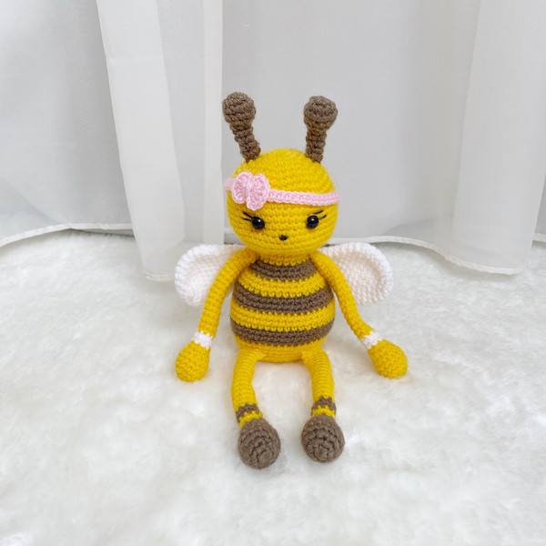 bee crochet toy