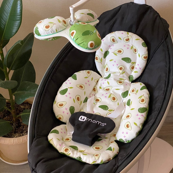 avocado-4moms-mamaroo-set.jpg