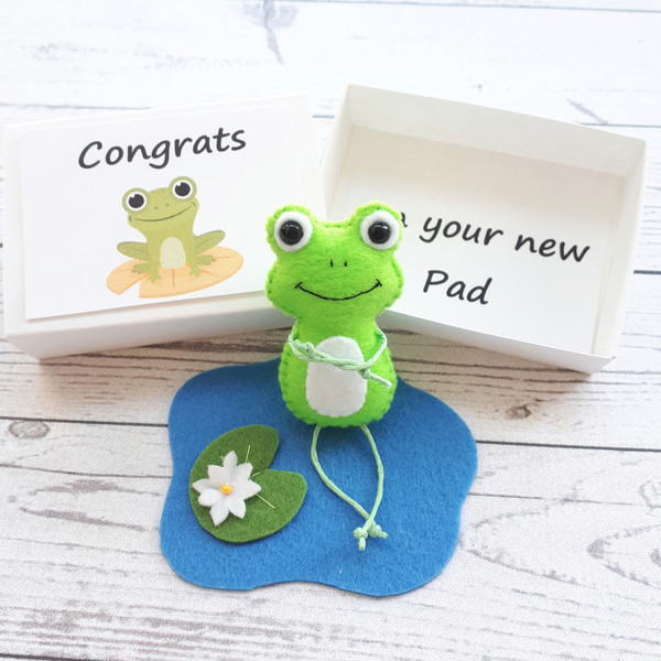 Cute Frog plush, Pocket hug in a box, New home gift, Boyfri - Inspire Uplift