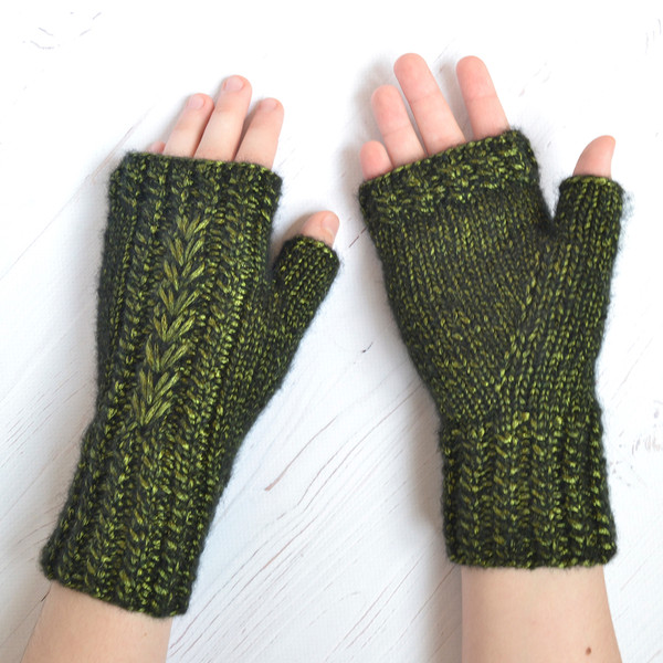 MittensGreen007.jpg