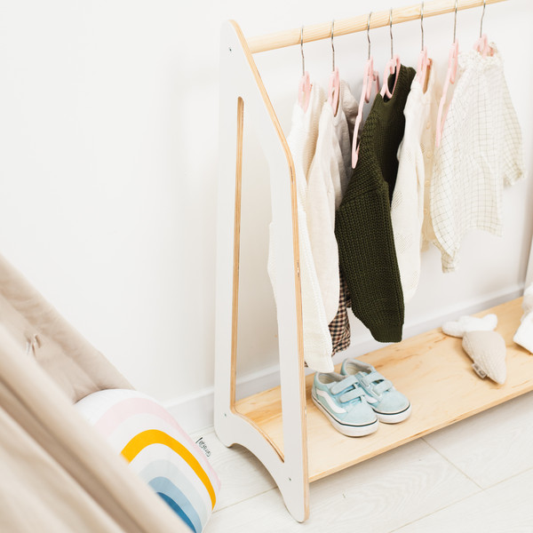 Children's Garment Rack with 10 Hangers