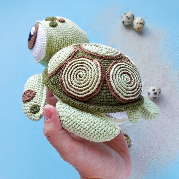 crochet pattern turtle rear view.jpeg