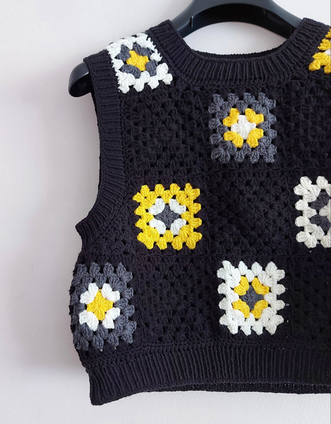 7 Vintage Sweater Vest Granny Square Crochet Tank Top Patterns