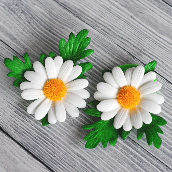 Handmade-daisy-flowers-hair-clips-or-ties